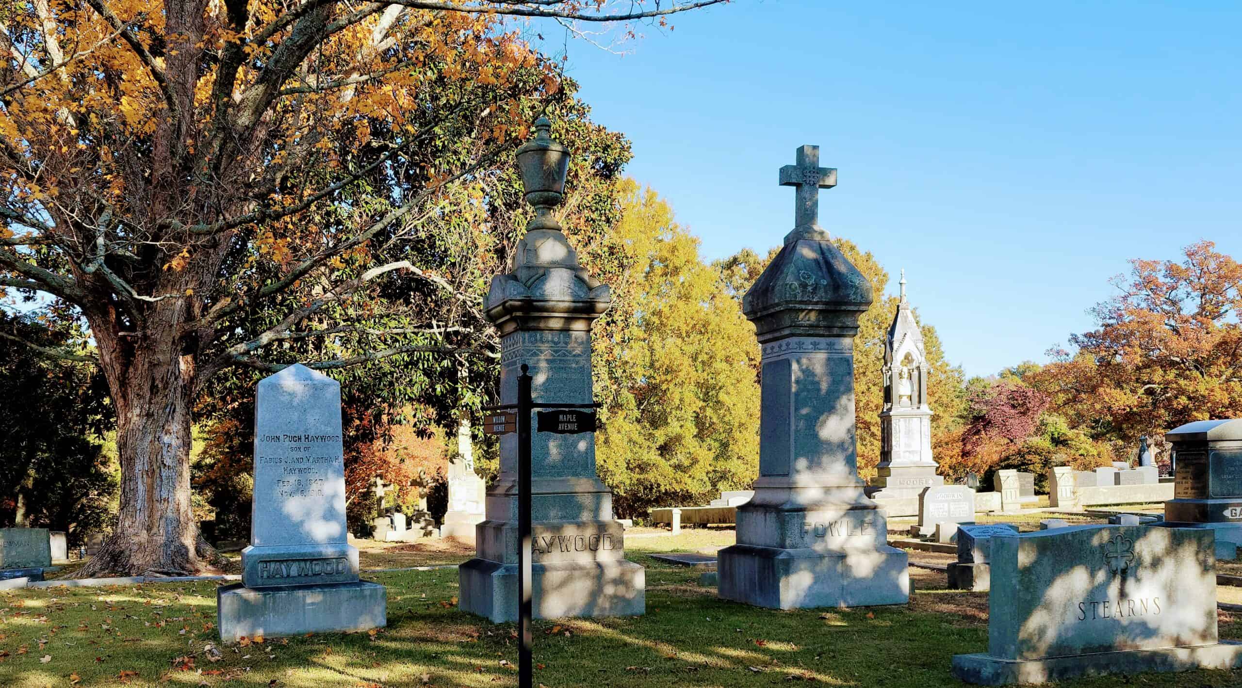 Photo Tour of Historic Oakwood Cemetery